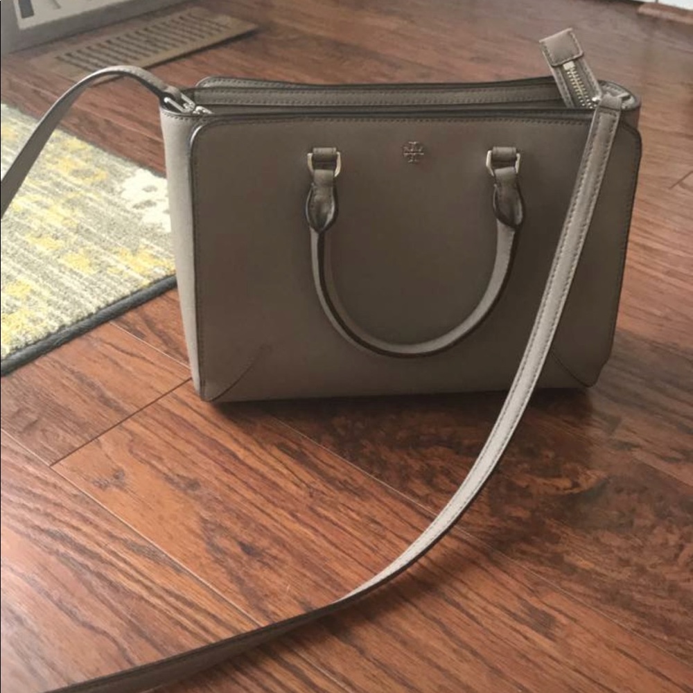 Tory Burch Robinson small zip tote grey